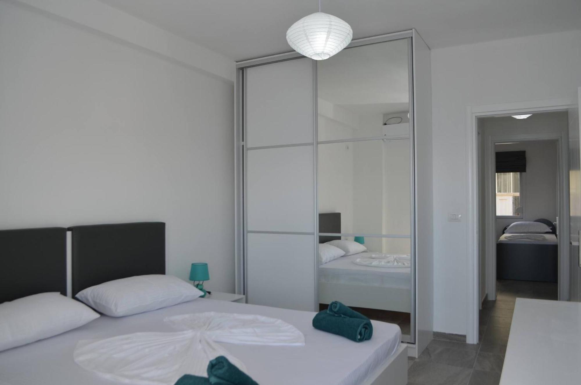 Wonderful View Apartments Sarandë Esterno foto