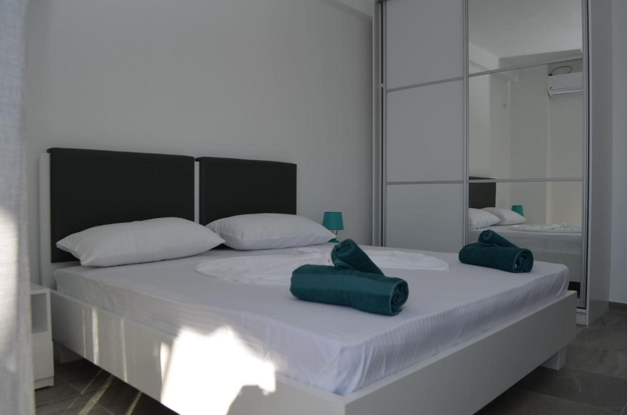 Wonderful View Apartments Sarandë Esterno foto