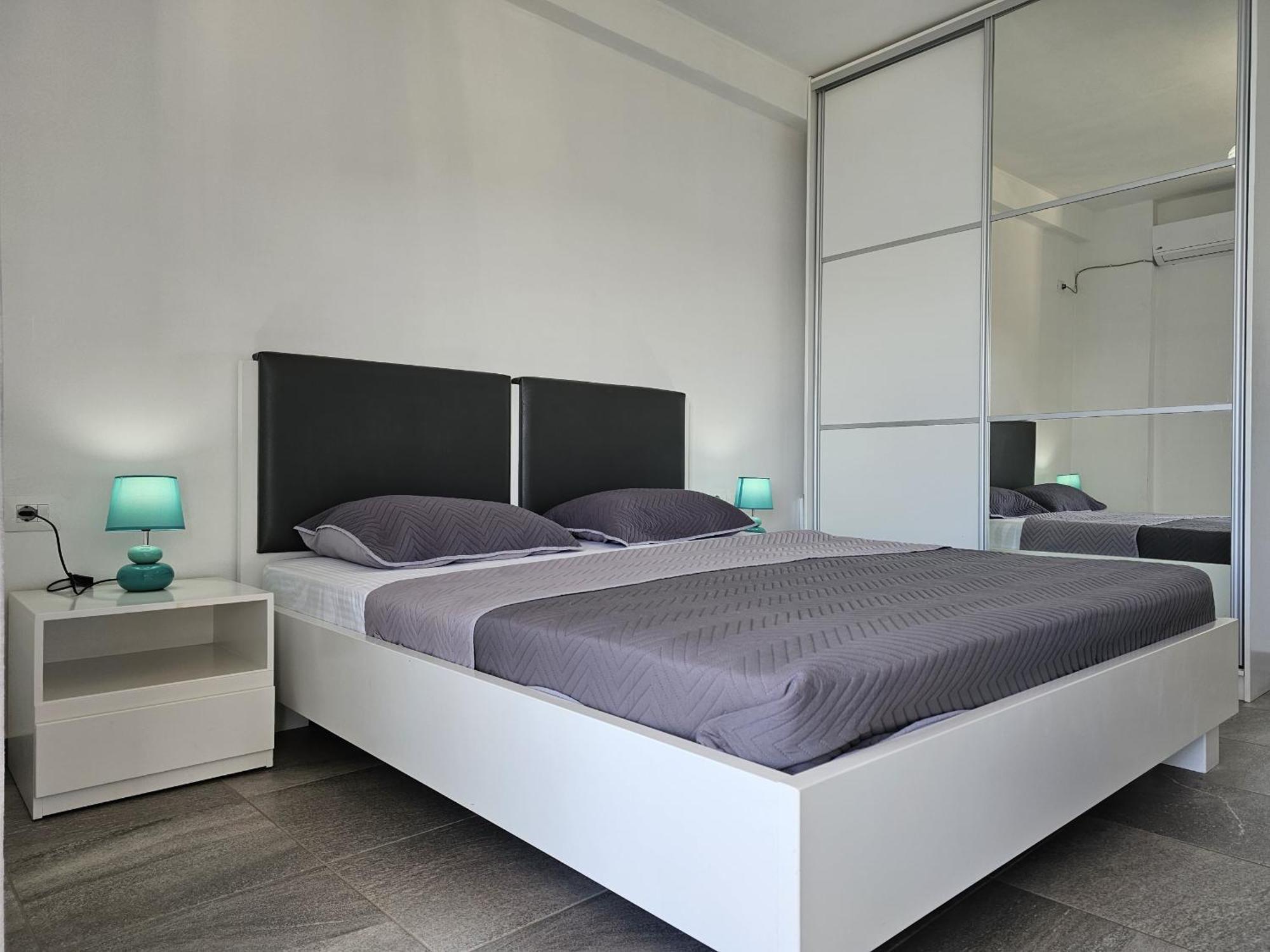 Wonderful View Apartments Sarandë Esterno foto