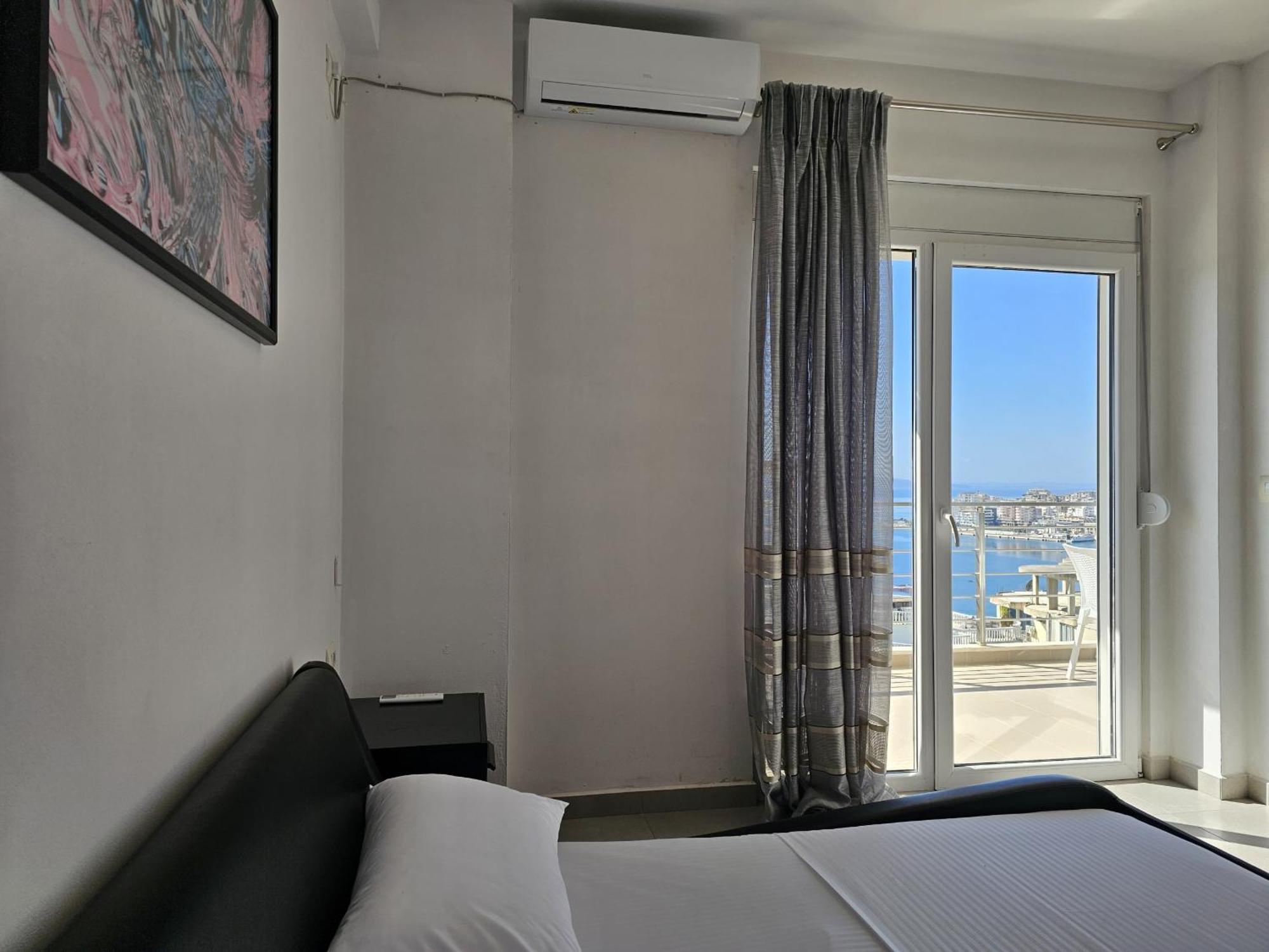 Wonderful View Apartments Sarandë Esterno foto